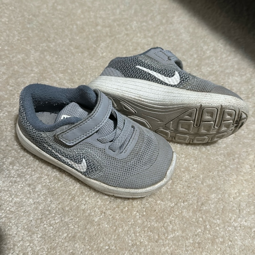 Nike baby sneaker size 6